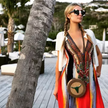 Le sac rond portée épaule de Paris Hilton sur son compte Instagram