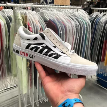 The Vans old skool Patta white @larrydeadstock on his account Instagram