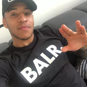 The sweatshirt BALR. that door Corentin Tolisso on his post Instagram 