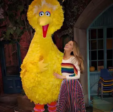 Le pull arc-en-ciel de Blake Lively sur son compte Instagram