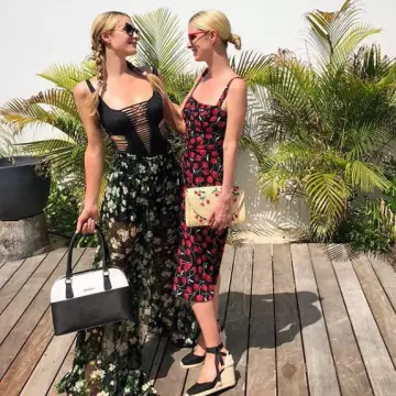 Le maillot de bain noir Dakotta L'agent provocateur de Paris Hilton sur son compte instagram