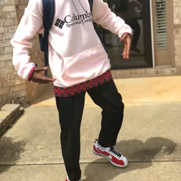 sneakers cortez red worn by Kendrick lamar on the account Instagram of Caleb Mclaughlin