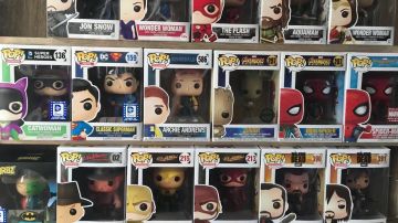 The FunKo POP La figura de Flash Reverse en el video de YouTube ¡Las más bellas COLECCIONES DE SUSCRIPTORES! ¡EL REGRESO!