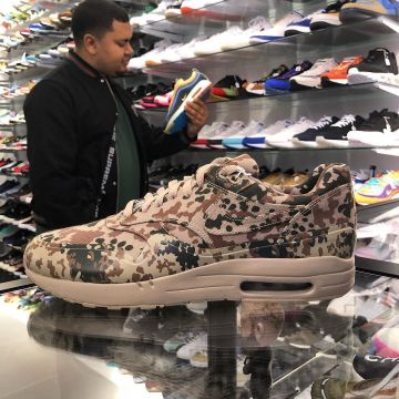 The Nike AIR MAXIM 1 @larrydeadstock on his account Instagram