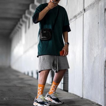 El Yeezy 700 Wave Runnerque lleva al influencer Elvis en su instagram