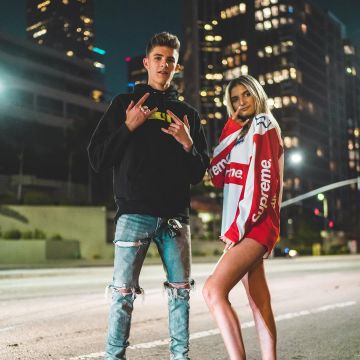 El Supreme Fox Racing Moto Jersey Top Red se centró en la publicación de blakelinder