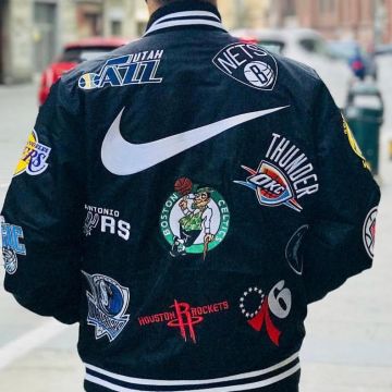 La veste noire Supreme Nike/NBA sur le compte Instagram de @bump_official