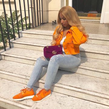 Le sac en velours bordeaux Gucci de Sherlina sur son compte Instagram