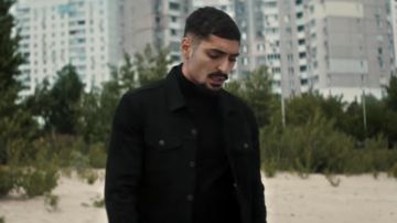 La chaqueta negra de Levi's de Sneazzy en su video musical de Chernobyl