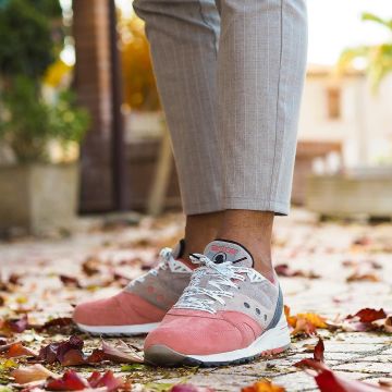 Les Saucony Goethe rose et gris de BISSO97120 sur son compte Instagram