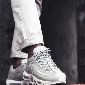 Les Nike Air Max 95 gris clair de bisso97120 sur son compte Instagram
