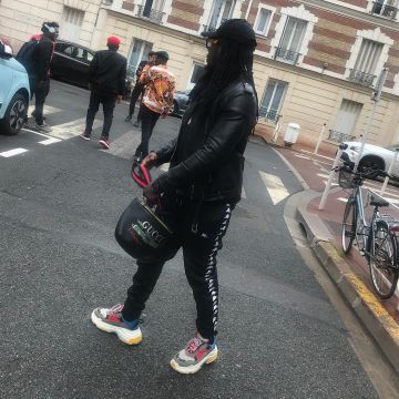 Zapatillas BALENCIAGA TRIPLE S en instagram @blvckk_kiffnobeat_officiel