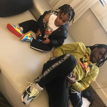 sneakers adidas YEEZY BOOST 700 "WAVE RUNNER" views on the account Instagram of Chief Keef