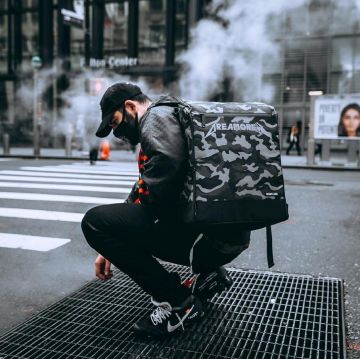 The pair of Nike Air Vapormax Off-White that carries the youtubeur Qias Omar on his account Instagram