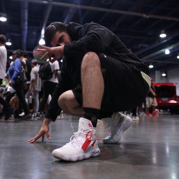 The Nike React Hyperdunk Off-White that carries the youtubeur Qias Omar on his Instagram