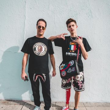 La sudadera Bape usada en la cuenta de instagram de Blakelinder