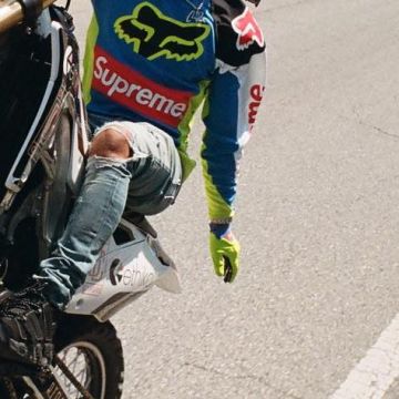 Gloves Supreme Fox Racing Multicolor Game on his account Instagram
