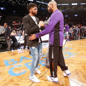 Sneakers Nike Air Max 90 x Off White worn by D'angelo Russell on his account Instagram