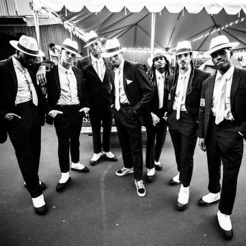 The sneakers Vans old skool Check that door Chris Brown on his account Instagram