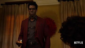 Jean McIver/Bushmaster (Mustafa Shakir)'Etro shirt porté sur Luke Cage Saison 2