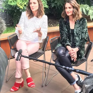 Las mulas de tacón rojo de Camille Chamoux en una foto de Instagram