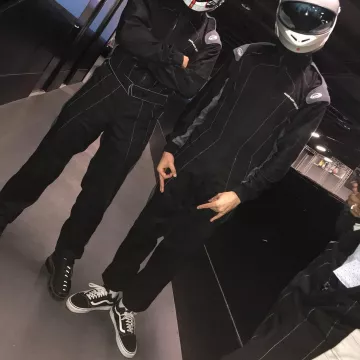 The vans old skool black and white on the account Instagram @ahmed93120