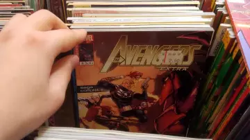 L'album Avengers Extra 11 Onslaught Unleashed dans la vidéo YouTube J'AI ENFIN TROUVÉ DES COMICS (RARES ?) #VLOG (2017)