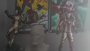 The figurine Sega : Iron Man 3 view in the video, "You sell the dream - Your collections Geek" of The Chain of the Geek