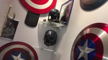 The mask of Captain America (The Avengers) seen in the video, "You sell the dream - Your collections Geek" of The Chain of the Geek
