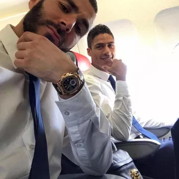 La mochila de piel Versace de Karim Benzema en su entrada de Instagram