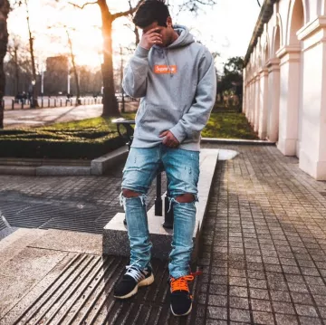 The Nike x OW Presto black that carries the youtubeur and influencer Ari Petrou on his Instagram