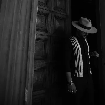 El chaleco topman que jobrien lleva en su publicación de Instagram