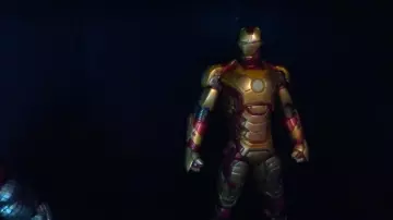 the mini iron man in the video VISIT my NEW DECOR GEEK !#ChallengeLaChaineDuGeek