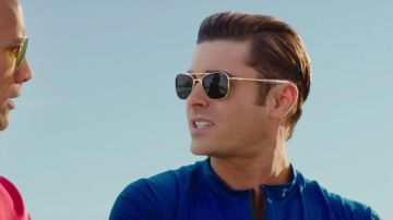 Las gafas de sol Randolph (Aviator) de Matt Brody (Zac Efron) en Baywatch