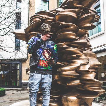 La sudadera Supreme Public Enemy usada por la influencer inglesa Vivian Frank en su Instagram