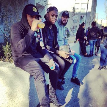 The nike air max 90 black Sultan on his account Instagram