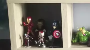The piggy bank bust Captain America seen in the video, "You sell the dream - Your collections Geek" of The Chain of the Geek