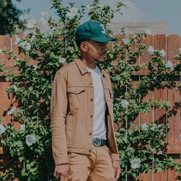 the cap luck 3 New Era worn by chancetherapper on his post instagram