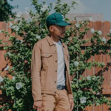 la casquette chance 3 New Era portée par chancetherapper sur son post instagram