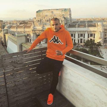 The Sweater Kappa Orange door Fianso on his account Instagram