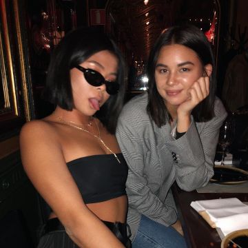 La veste de tailleur grise motif tailoring de Maya Nilsen sur son compte Instagram