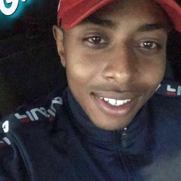 La gorra roja de Sultán en Ny en su cuenta de Instagram