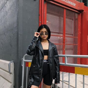 Le short fila noir porté parjulia dang vus sur instagram