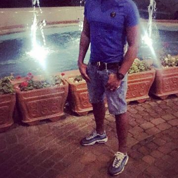 The nike air max 95 blue and white Sultan on his account Instagram