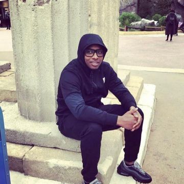 The nike air max 95 black and grey Sultan on his account Instagram