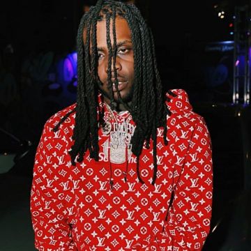 the sweat supreme louis vuitton red seen on the account Instagram of Chief Keef