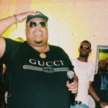 La cas­quette noire avec tigre Gucci x Su­prême de Naza sur son compte Ins­ta­gram