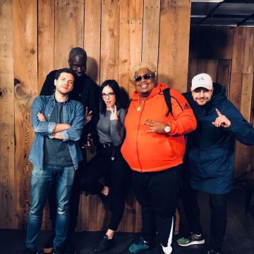 Sneakers nike shark views on the account Instagram of Naza