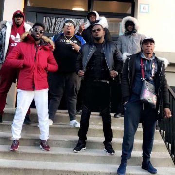 The sneakers vapormax blue Nike views on the account Instagram of Naza