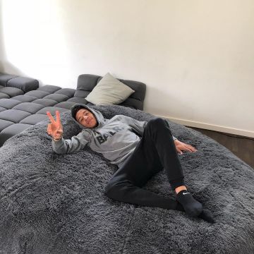 Sweatshirt gray BALR. that door Corentin Tolisso on his post Instagram 